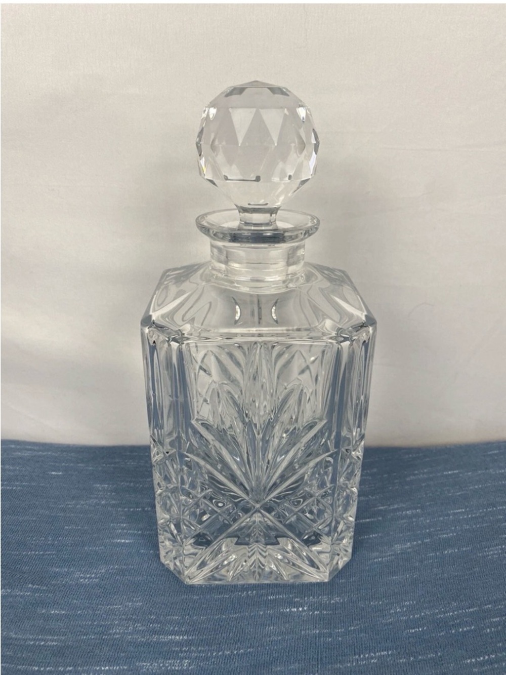 GORGEOUS Vintage Crystal Whiskey Decanter with Faceted Lid / Stopper Wine Liquor